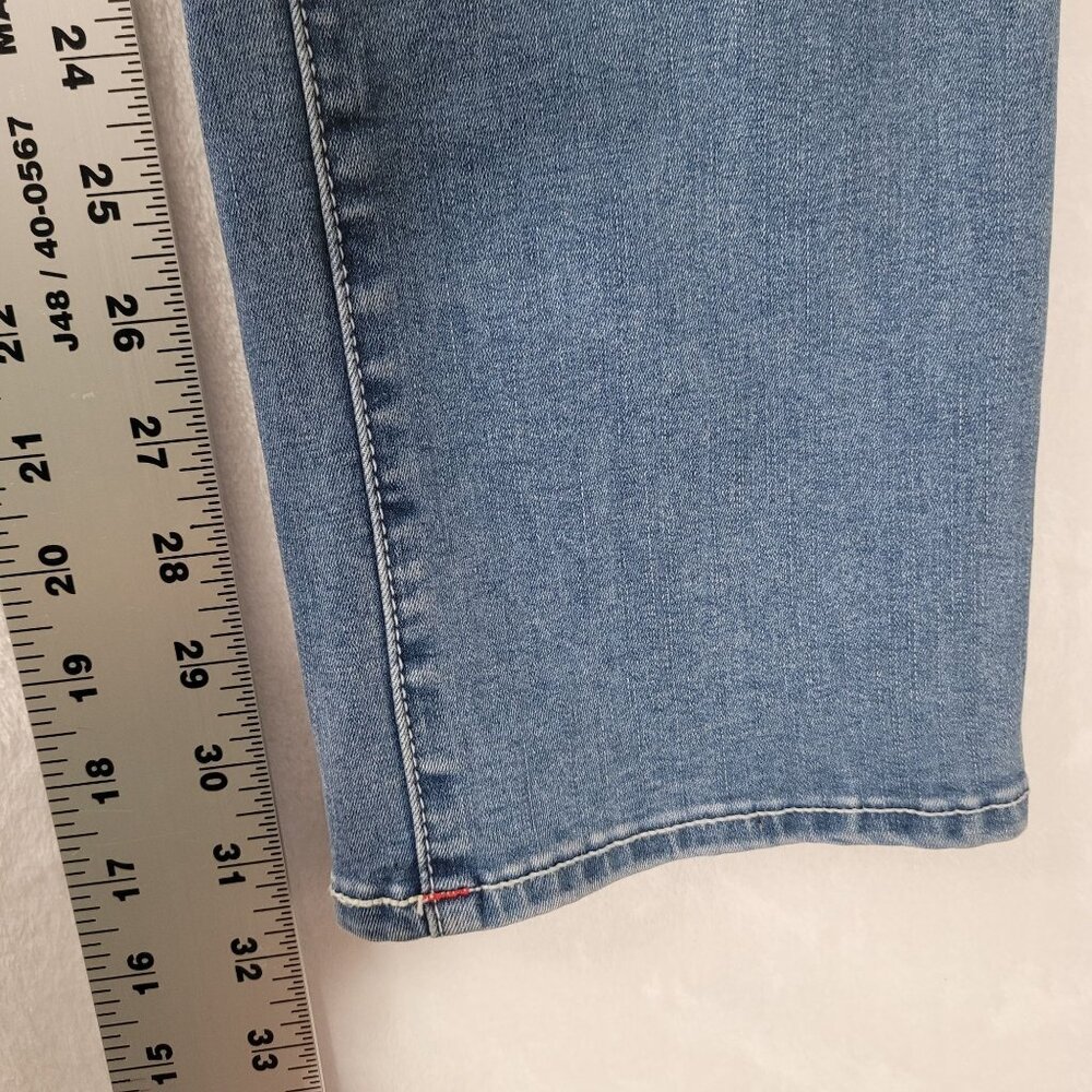 True Religion Billie Women's Mid Rise Straight Leg Blue Jeans Size 31x32 - Picture 8 of 12
